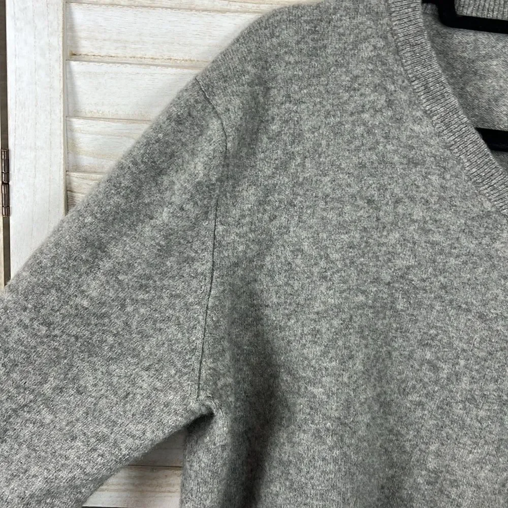 Club Room Macy's V-Neck Gray Cashmere Sweater